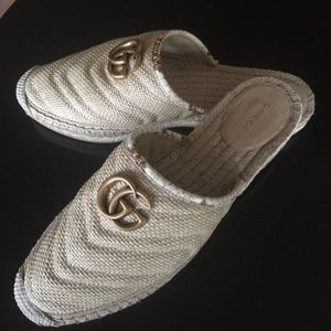 GUCCI GG LOGO ESPADRILLE SLIDES